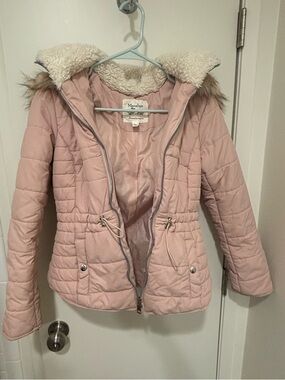 Maralyn & Me Light Pink Quilted Hooded Puffer with Faux Fur Trim small